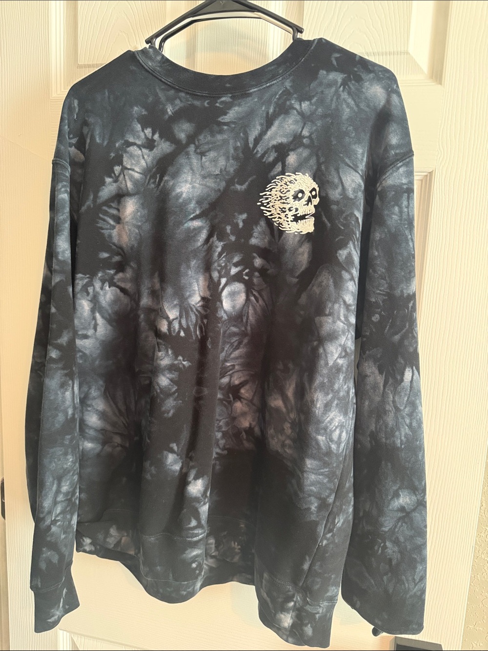 Men's Black Tie-Dye Skull Long Sleeve Sweater